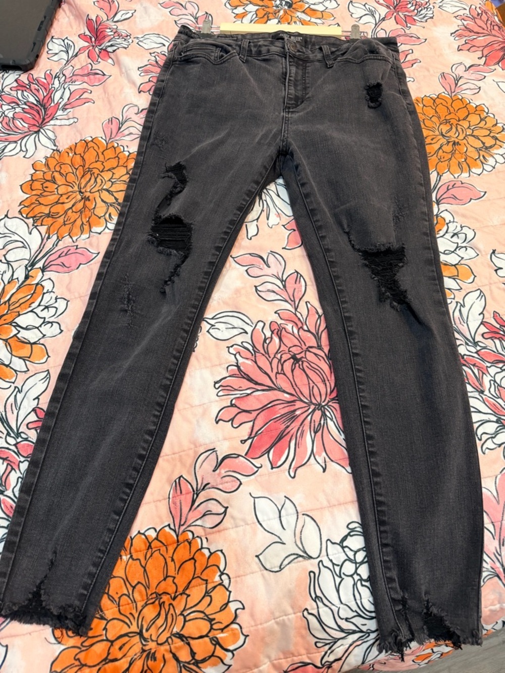 Judy Blue Black Distressed Skinny Jeans
